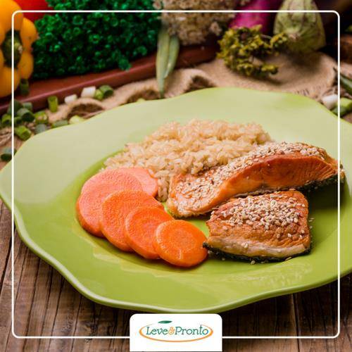 Salmão com Crosta de Gergelim Fit